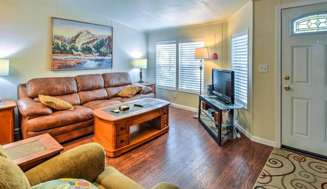 NEW! Updated Chiloquin Home w/ Dock on Agency Lake