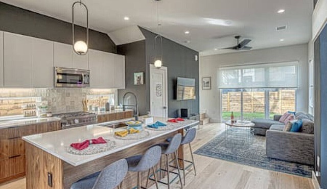 Newly Constructed 2 BDRM I Work Remotely mins to DT