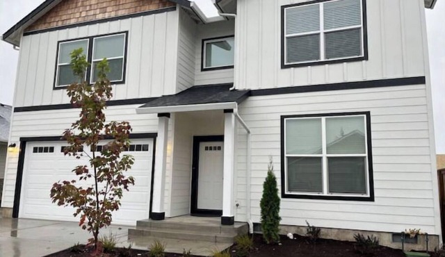 Newly constructed spacious home in Eugene/Springfield near UO and Autzen stadium