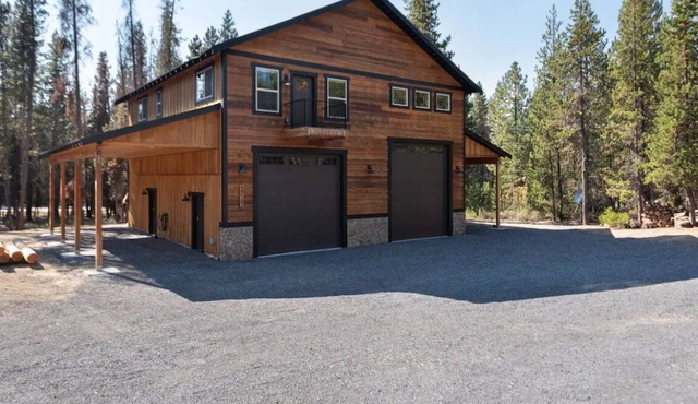 Newly Constructed Apartment in Prime Location!