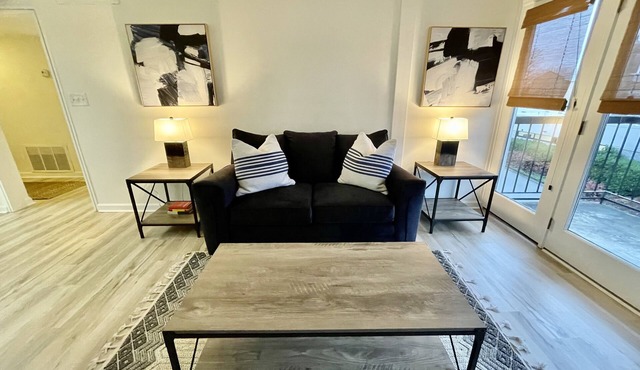 Newly Remodeled 2 BR/2BTH Condo- 5 mins from UT Medical & Fort Sanders Regional