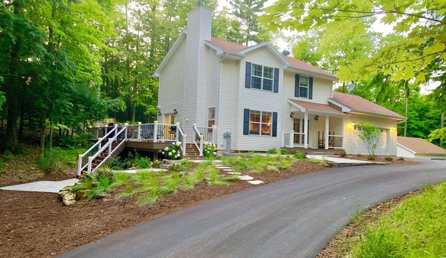 Newly Remodeled, Beautifully Furnished, Sleeps 10-14