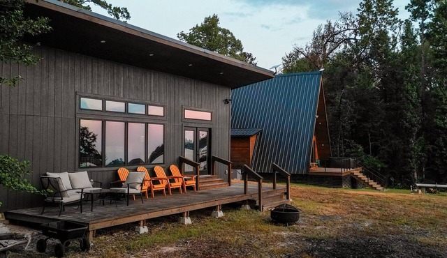 Newly Renovated, Cozy Mid-Lake Cabin; Sleeps 10