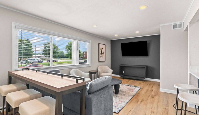 Newly Renovated Unit in Central Spfld! #202