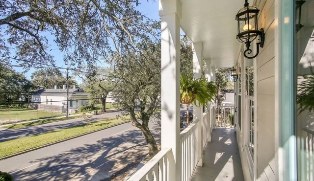 NOLA Jewel: Cozy Villa Near Streetcar Line