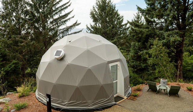 North Cape Dome, King - w/SHARED Luxury Bathhouse Access