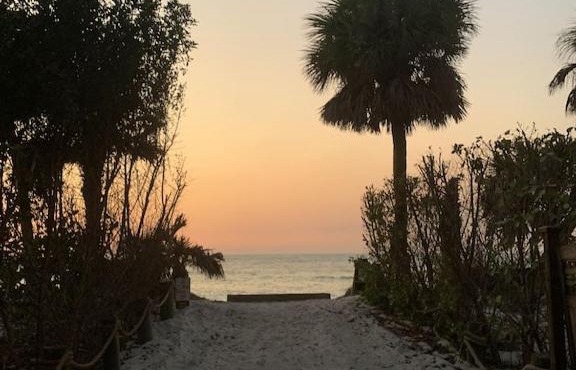 NORTH CAPTIVA ISLAND Steps to Private Gulf Beaches Pools Hot Tub Golf Cart in Captiva