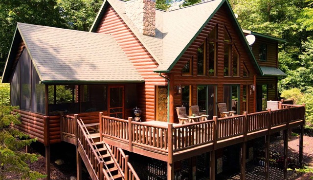 Northern Traditions - Loon Lodge