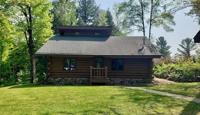 Northwoods Cabin - UTV Trails, Hiking, Fishing, Wi-Fi, Firepit, King Beds