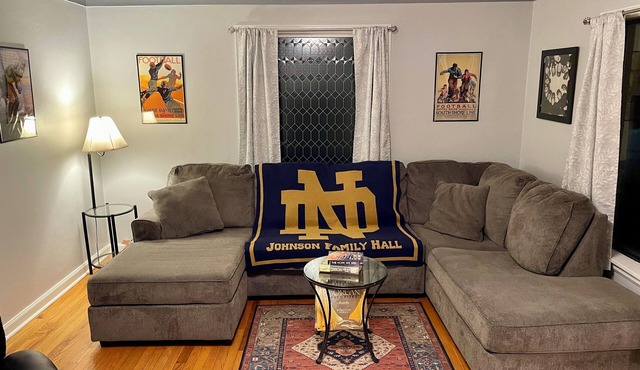 Notre Dame or Memorial hospital in minutes. ~Vintage charm with modern comfort~