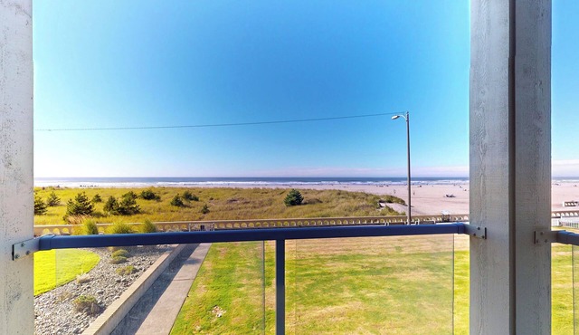 OCEAN FRONT: F5 - REFRESH: Seaside Vacation Homes, Inc Managed