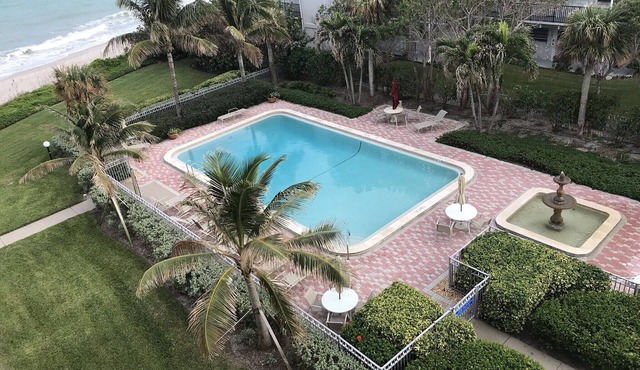 Oceanfront 2B Gem .March-!.Aug.custom kitchen West Indies,decor Heated.Pool.