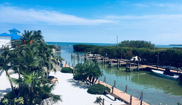 Oceanfront 2BR Condo w/Ocean Views Pool, Balcony – Near Key Largo/Islamorada!