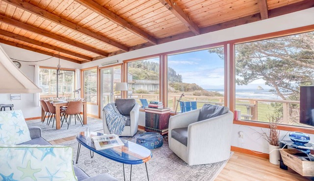 Oceanfront cottage with hot tub beach access fireplace and WiFi Dog friendly