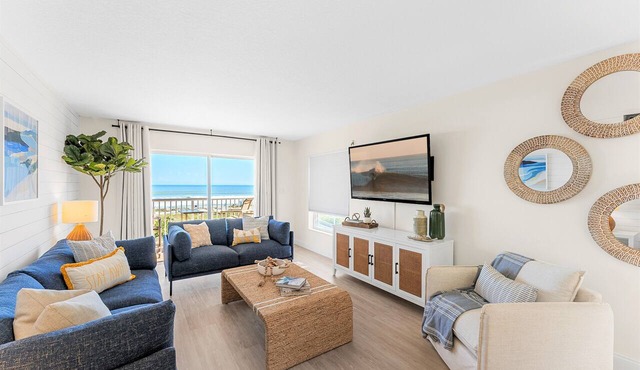 Oceanfront Oasis w/2 Balconies & Steps to Downtown!