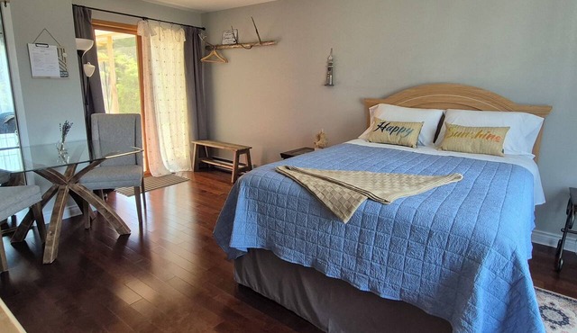 Oceanfront Private Suite w/Breakfast by the Atlantic | Nova Scotia's South Shore in Brooklyn