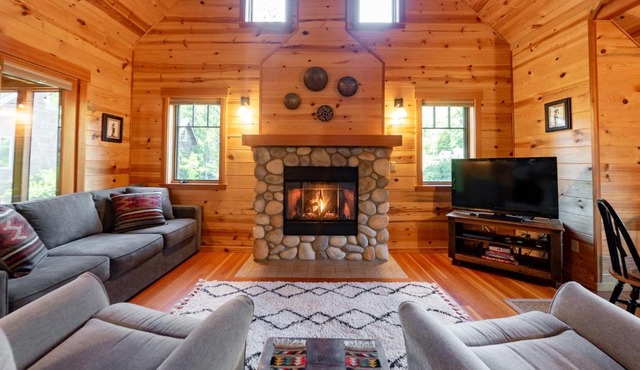 On the River Wooded Bliss Cabin near Loloma