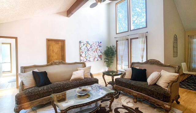 #Oneofakind 5B Retreat w/Pool table and Sauna