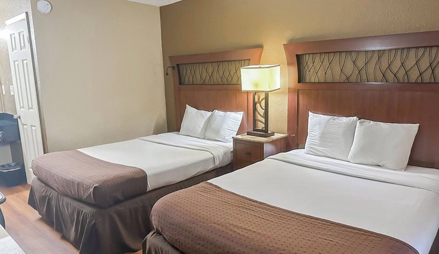 OYO Hotel Mobile, AL I-65 at Airport Blvd