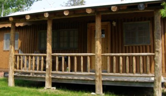 Papins Resort Crow Cabin