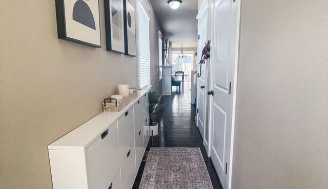 Patio w/fire pit home ✶ 10min to DT → Has it all!