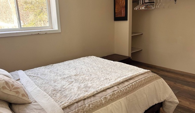 Peace and Quiet in Country Guesthouse Close to Town and Attractions
