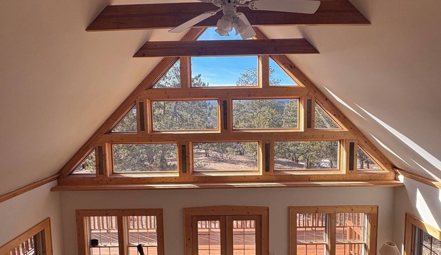Peace & Quiet Mountain Escape Close to Denver and world-class Ski Resorts! in Evergreen