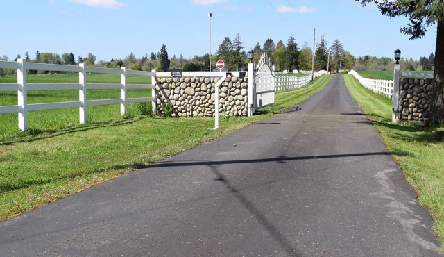 Peaceful Country Retreat Near PDX and ILANI