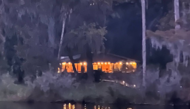 Peaceful, rustic island cabin on Lake George near Silver Glen and Salt Springs.