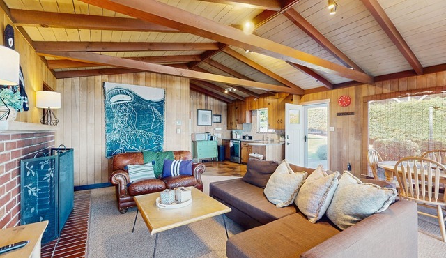 Peaceful Waterfront Living in Gig Harbor – Coastal Comfort & Charm in Gig Harbor