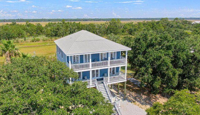 Pelican View Beach House - Private Beach!