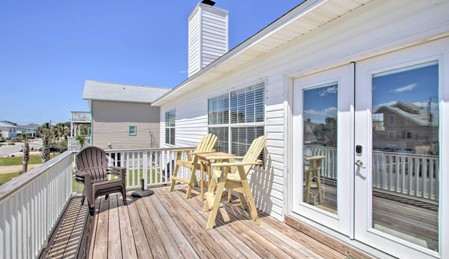 Pensacola Beach Home: 1 Block to Beach Access