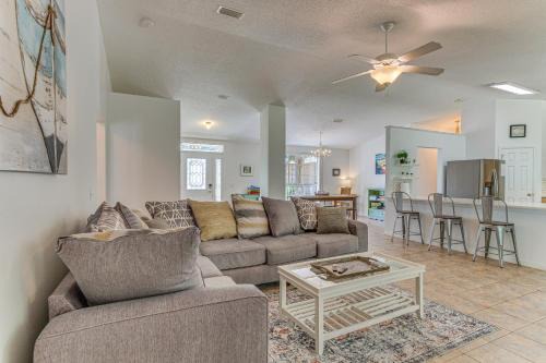 Pensacola Home w/Large Yard: 4 Mi to Beach