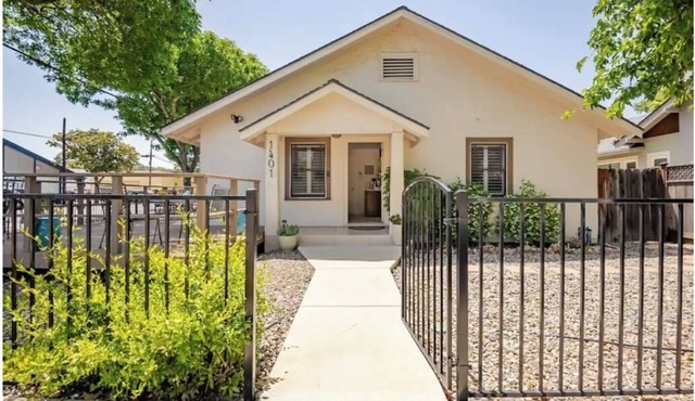 Perched on Pine: Endless Downtown Fun!