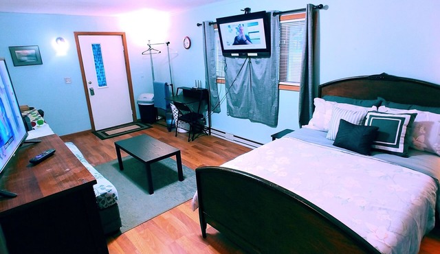 Pet Friendly, Brunet Island Studio, Ice Age Trail, Old Abe Trail, Kayak Docks