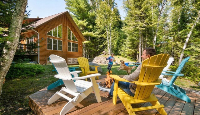 Pet Friendly Lost Dutchman Lodge On Teal Lake