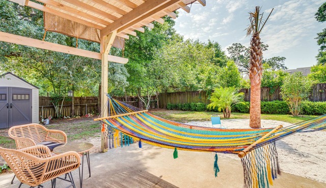 Pet-Friendly Pensacola Home w/Sunny Backyard!
