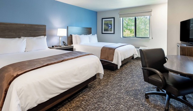 Pet-Friendly Room with Kitchen Near Peninsula Park Rose Garden