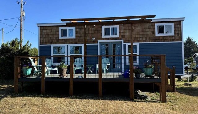 Pet-Friendly Tiny House Near the Oregon Coast, Oregon