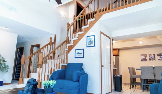 Pet-Friendly Windsor Heights Stay – Ideal for Reunions, Road Trips & Remote Work in Windsor Heights
