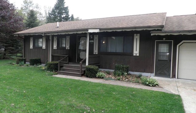 Pet-Friendly, Wonderful Waterfront Family Getaway Cabin with Private Access to Lake Mitchell & Lake Cadillac in Michigan