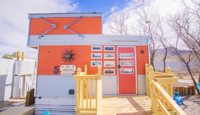 Phoenix Outpost with Hot Springs Access