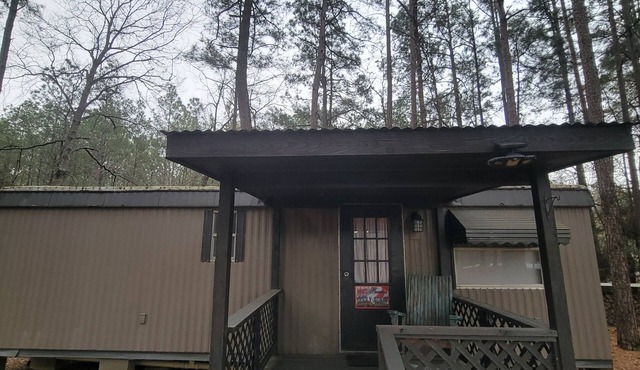 Pine Haven Ministry Cozy 1-bedroom cabin Toledobend 5 minutes to Big Bass Marina