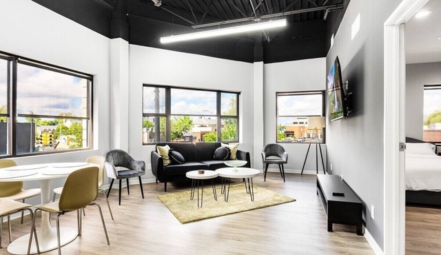 Pleasant 2BR/2BA Loft in Dearborn
