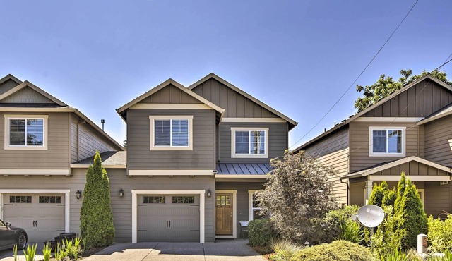 Portland Home w/Private Hot Tub: 9 Mi to Downtown