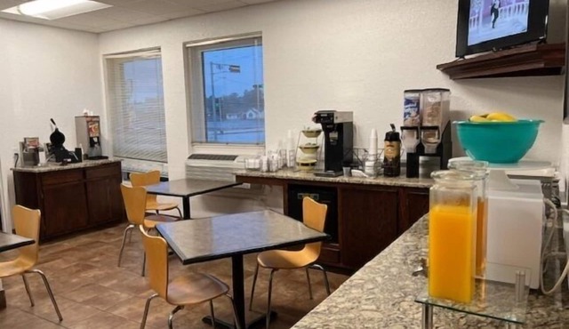 Posh Inn & Suites