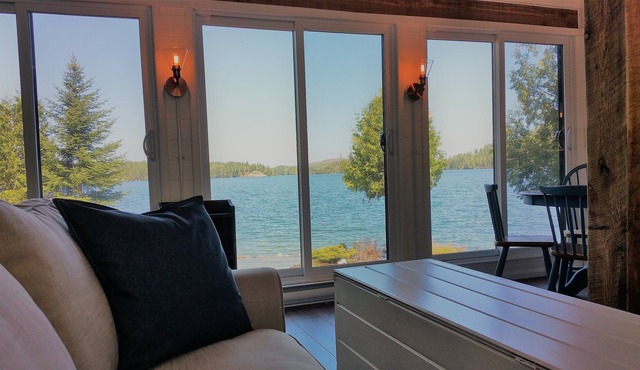 Pristine waters, lakefront cottage - 2-wk summer getaways on Pemichangan! in Lac-Sainte-Marie