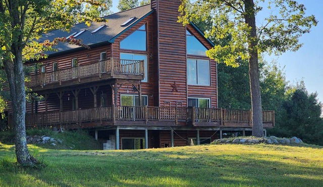 Private 50-Acre Northern MI Lodge. Walk to Golf & Fun Park. Trails Onsite