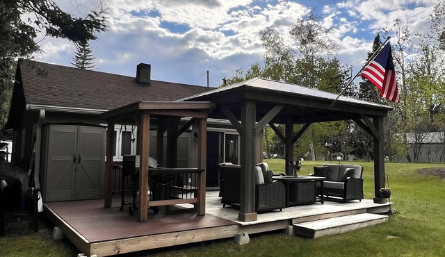 Private and beautiful two bedroom cabin with non motorized access to lake.