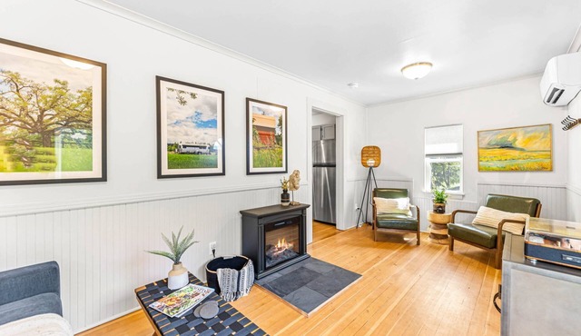 Private and Quiet Couples Escape, New Construction, Décor, and Furnishings, Gorgeous Deck & BBQ